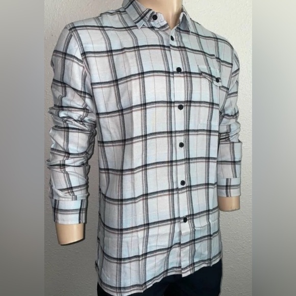 PreOwned Like New Blue Ocean Color Flannel Size Medium Lost Company. - Picture 4 of 11